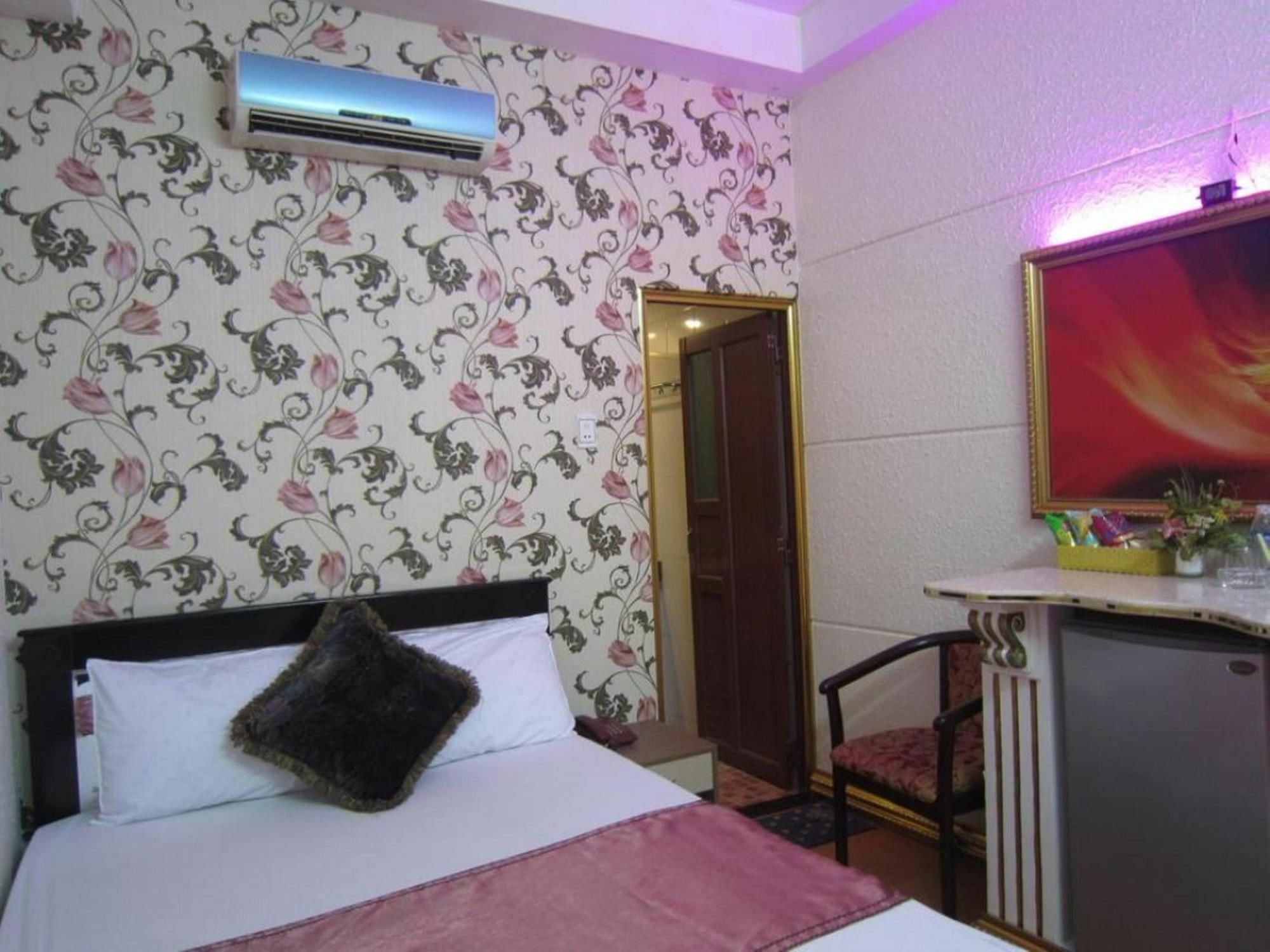 Tan Ha Hotel Хошимин Экстерьер фото