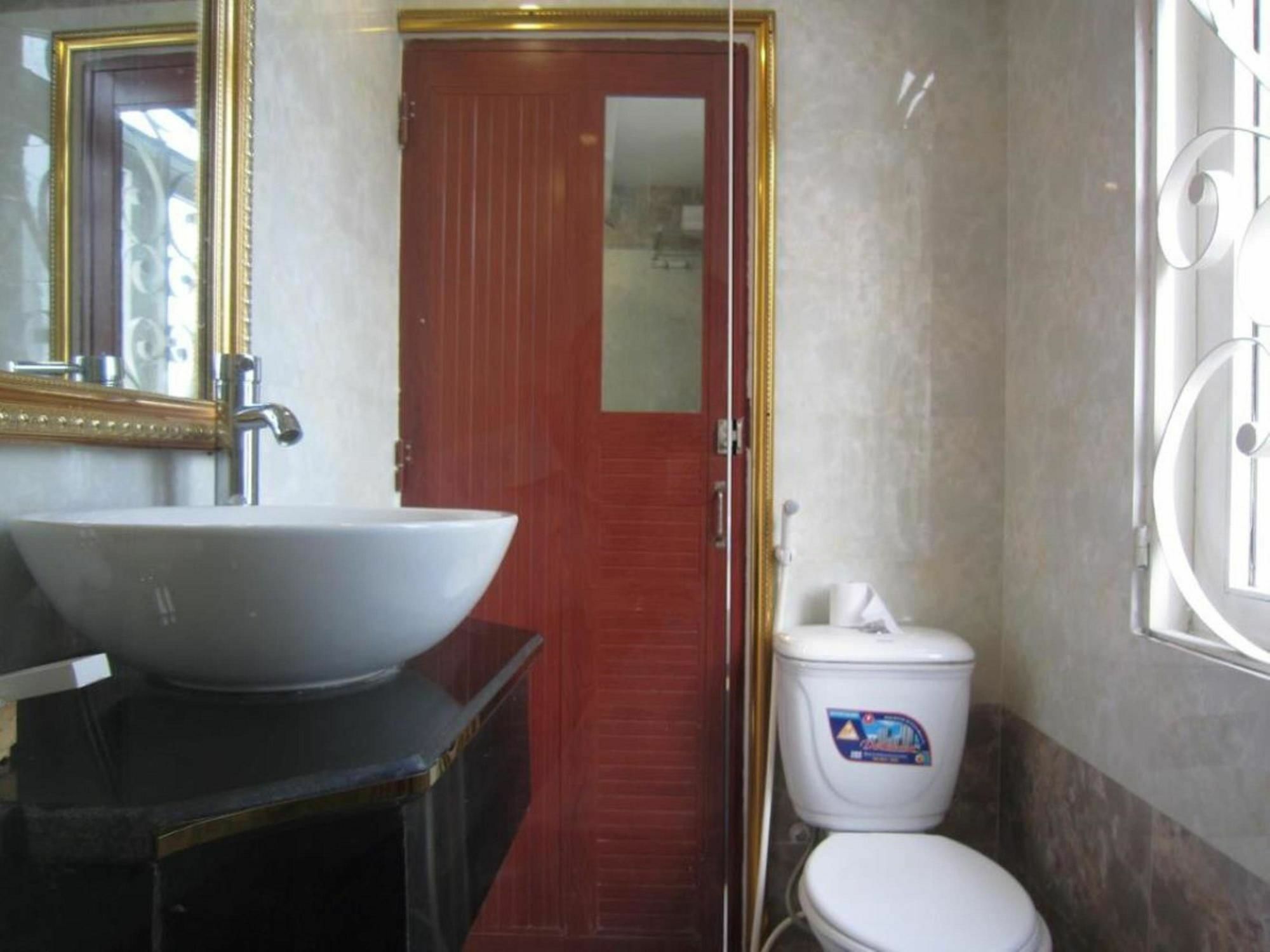 Tan Ha Hotel Хошимин Экстерьер фото